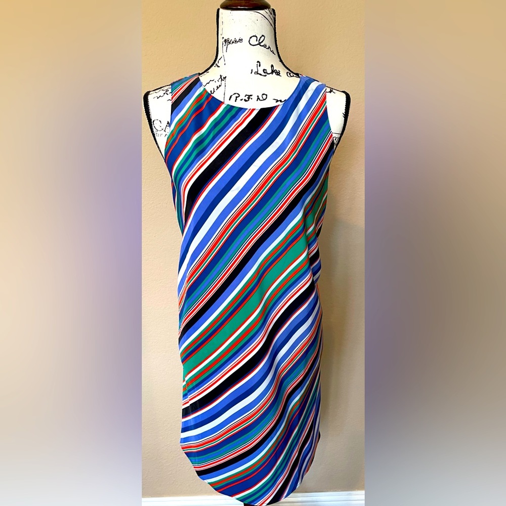 Cute little multi color dress perfect for work or a party